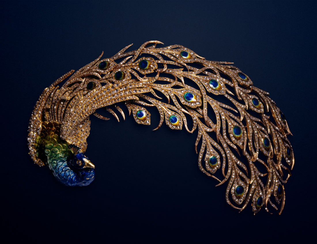 تاریخچه جواهرات ثابت می کند که مد طلا و جواهر می تواند هنر باشد و باید در نظر گرفته شود21