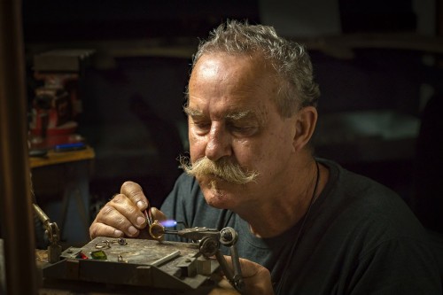 طلا سازی چیست و طلا سازان چه کسانی هستند