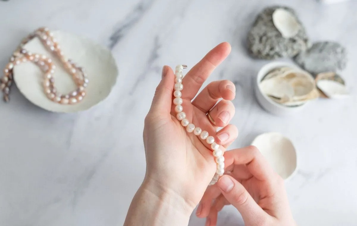 جلوگیری از زرد شدن مروارید