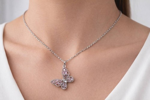 فواید و خواص استفاده از گردنبند طلا برای خانم‌ها