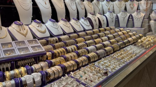 معروفترین بازارهای طلا در ایران؛ بررسی بهترین مراکز خرید طلا