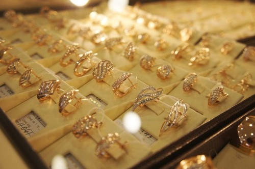 طلای کم اجرت چیست و چه تفاوتی با طلای دست دوم و بدون اجرت دارد؟