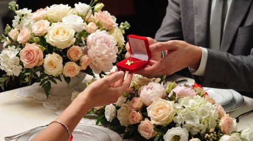 چه مدل پلاک طلایی برای هدیه مناسب تر است؟