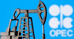 همه منتظر بازگشت ایران به بازار جهانی نفت هستند/ احتمال تمدید تعهد کاهش تولید اوپک با وجود چالش‌ها