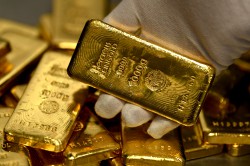 پیش بینی قیمت طلا با تکیه بر سقوط اونس جهانی/ بروز چند اتفاق بی‌سابقه در بازار امروز