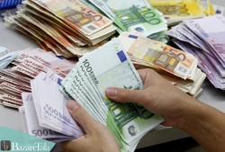 ارزش یورو افزایش یافت، دلار کاهش!
