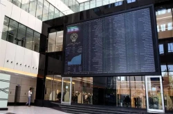 بورس در دو مسیر متفاوت؛ شاخص منفی، نمادها در کمین جهش