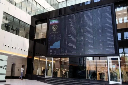 بورس در دو مسیر متفاوت؛ شاخص منفی، نمادها در کمین جهش