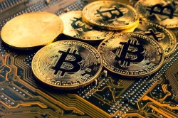 سکوت قبل از طوفان رمزارزی؛ تتر و بیت‌کوین در بزنگاه تصمیم‌گیری