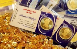 کاهش قیمت طلا در بازار امروز؛ آخرین نرخ دلار و سکه 