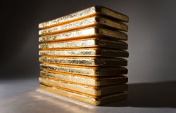 طلا ایستاد؛ بازار در انتظار تصمیم فدرال رزرو