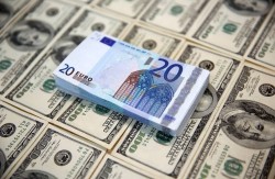نوسان قیمت ارز در بازار 15 مهر | دلار دوباره صعود کرد، یورو عقب نشست