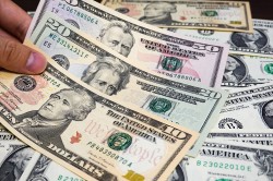 نوسانات ارزی در آخرین روز مهرماه 1404؛ افت و خیز دلار و یورو در بازار آزاد و مرکز مبادله