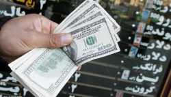 سقوط یک کانال دیگر در بازار ارز / کاهش قیمت دلار و یورو در معاملات 12 آبان