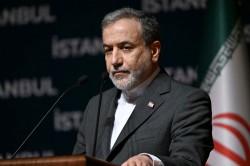 عراقچی: از نظر ما، تنگه هرمز برای تمامی کشتی‌های تجاری باز است اما...