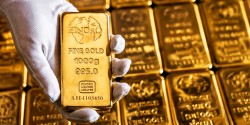 گلدمن ساکس همچنان به صعود طلا تا 4900 دلار در سال 2026 امیدوار است