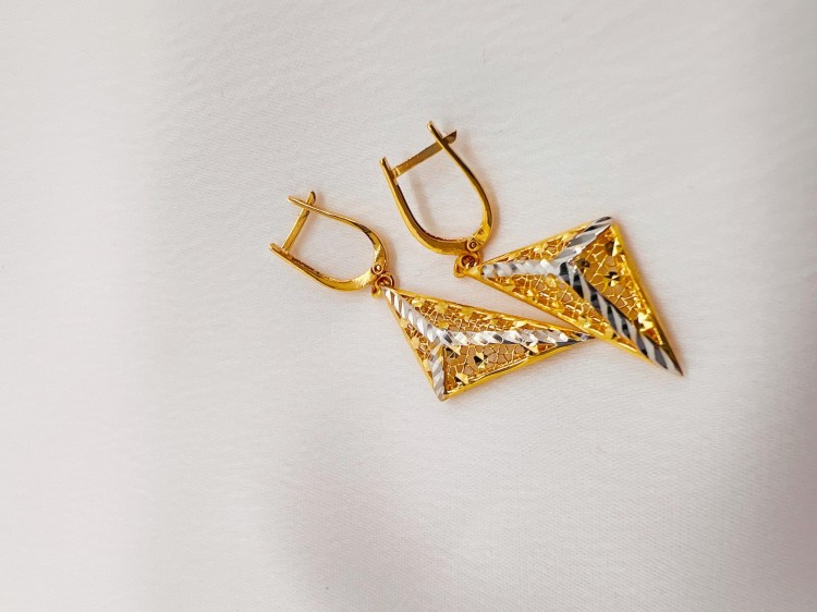 گوشواره طلا طرح مثلث یکتاخواه (کد 5327)
