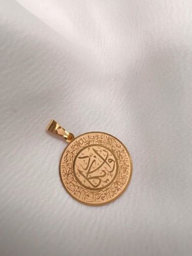مدال طلا طرح و ان یکاد یکتاخواه