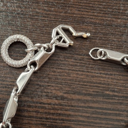 دستبند سفید